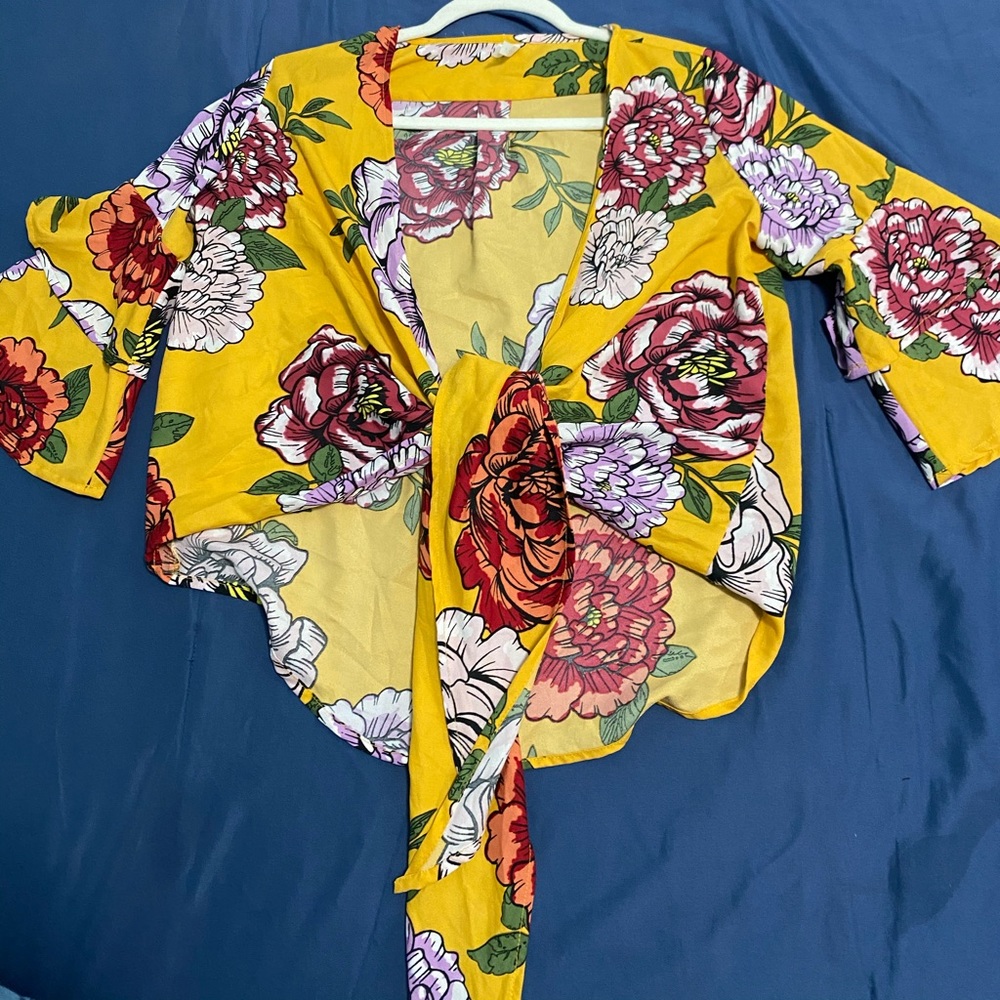 Blusa que se puede usar como crop top